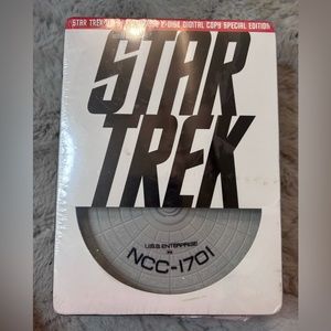 Star Trek Special Edition 2disc with a USS Enterprise replica